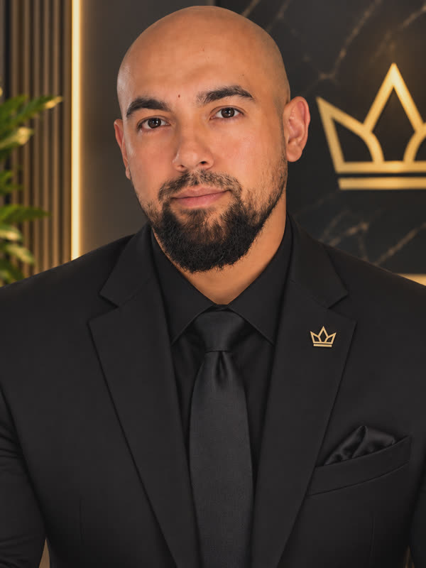 Edgar R.